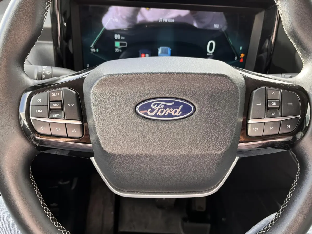 Limited 44 kWh 136PK Winterpack Cruise Camera Carplay-Navi Parkeersensoren Climate Draadloos Telefoonlader *Emissiezonevriendelijk*