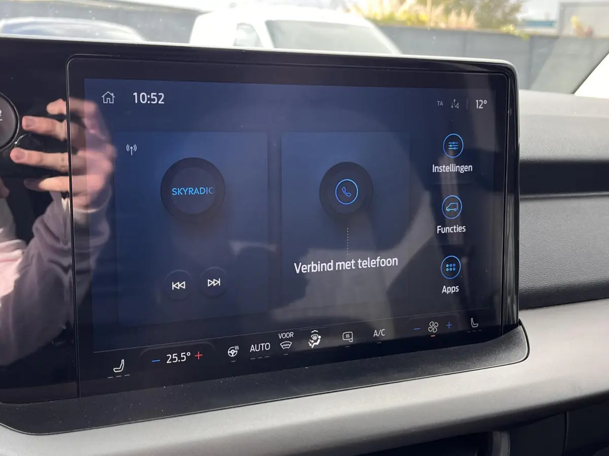 Limited 44 kWh 136PK Winterpack Cruise Camera Carplay-Navi Parkeersensoren Climate Draadloos Telefoonlader *Emissiezonevriendelijk*