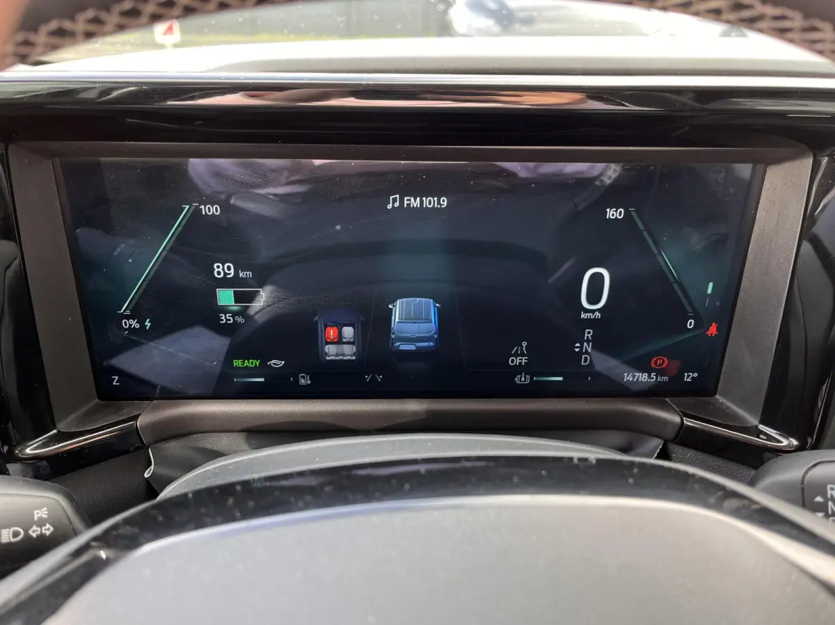 Limited 44 kWh 136PK Winterpack Cruise Camera Carplay-Navi Parkeersensoren Climate Draadloos Telefoonlader *Emissiezonevriendelijk*