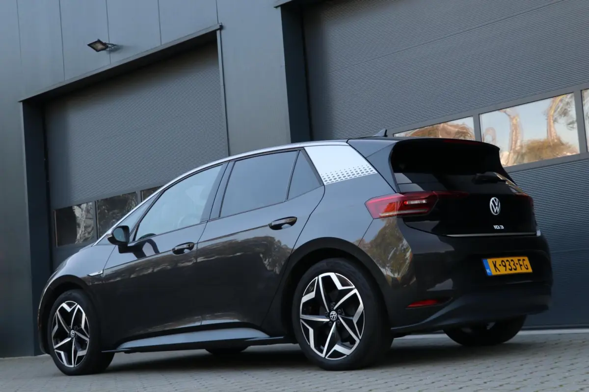 First Plus 58 kWh AppleCarplay IQ-Light Trekhaak Sfeerverlicht 19'' Inch Sportvelgen Camera AdaptiveCruise 115000KM BJ2020
