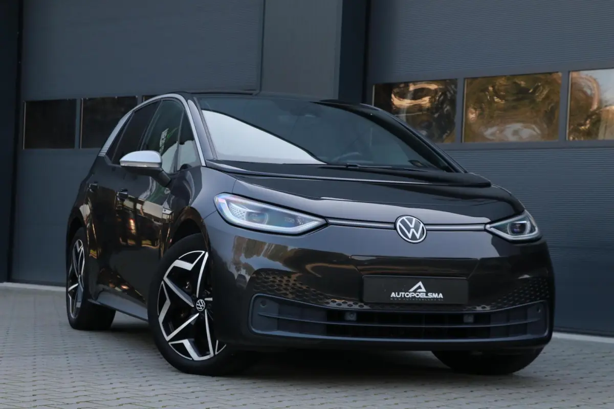 First Plus 58 kWh AppleCarplay IQ-Light Trekhaak Sfeerverlicht 19'' Inch Sportvelgen Camera AdaptiveCruise 115000KM BJ2020