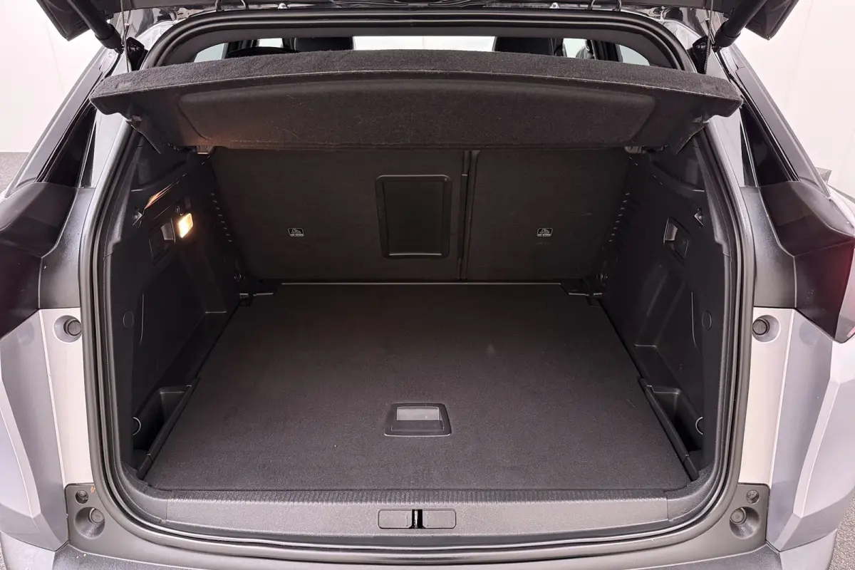 1.2T 131 PK Aut. GT Black-Pack Camera 19'LMV