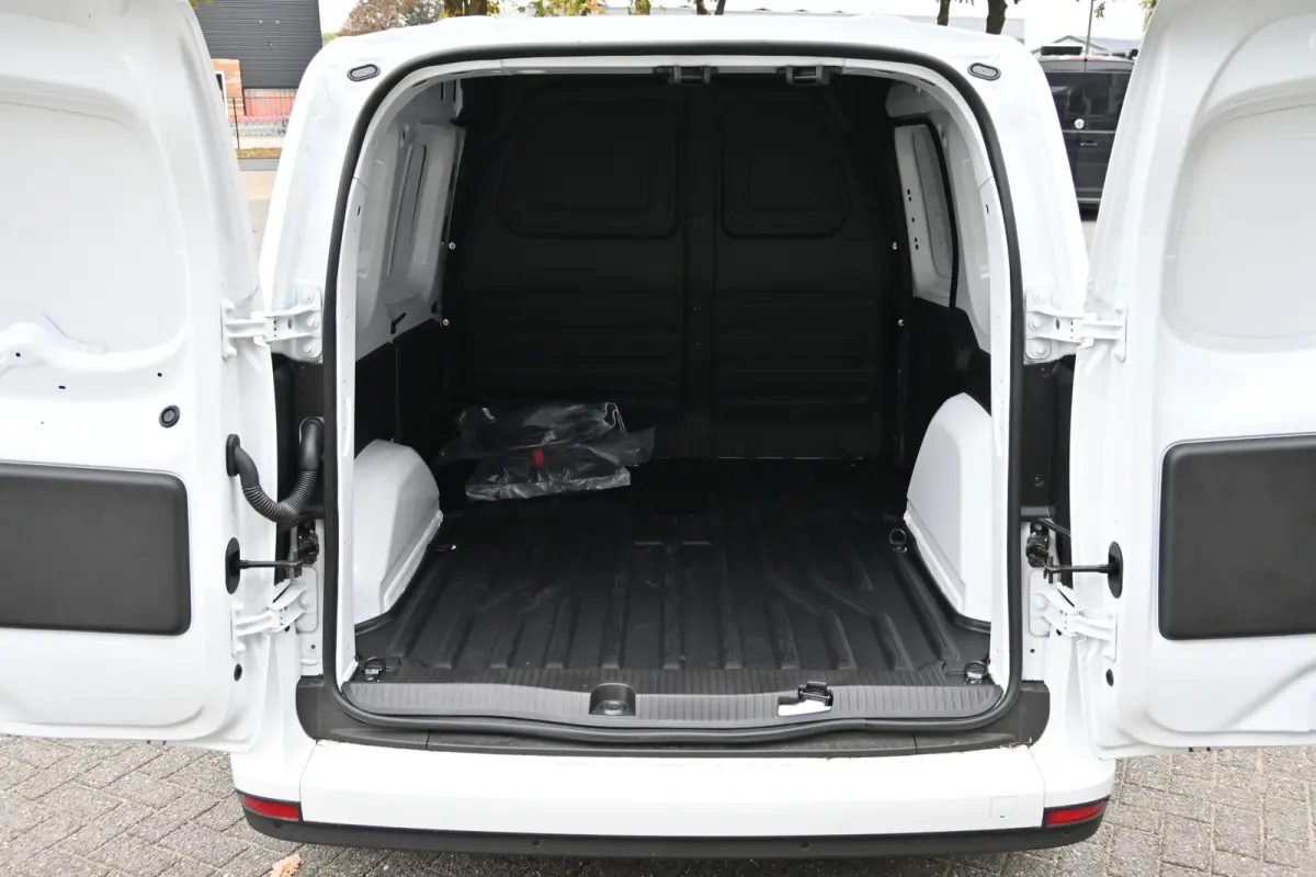112 Pro L1 51 kWh Snellader AC 22kW/DC 75kW, All Season banden, Etc.