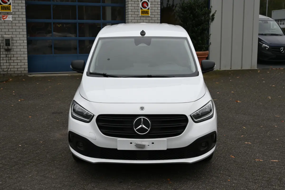 112 Pro L1 51 kWh Snellader AC 22kW/DC 75kW, All Season banden, Etc.