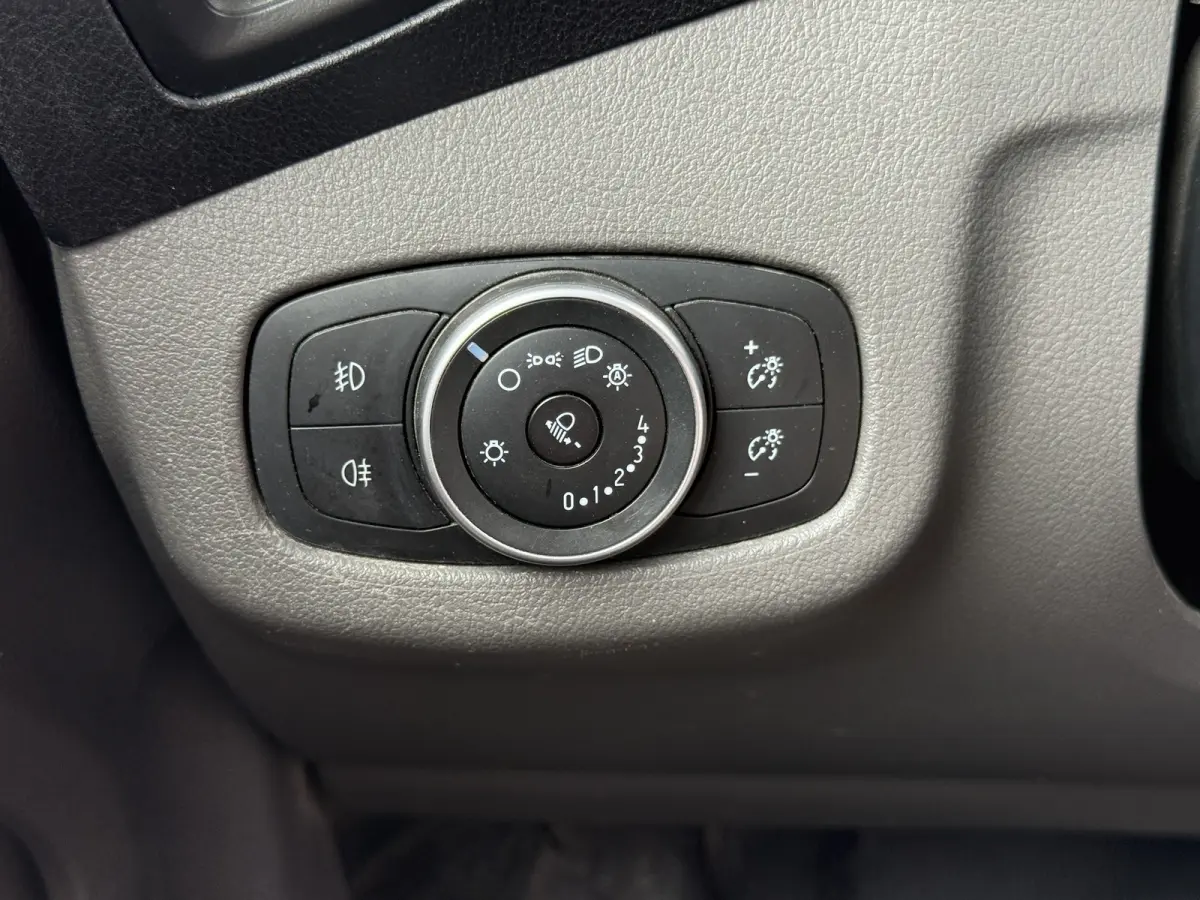 1.5 TDCI 100PK L2 Automaat Trekhaak Carplay Camera Airco Cruise Control Camera Parkeersensoren Achter Stoelverwarming