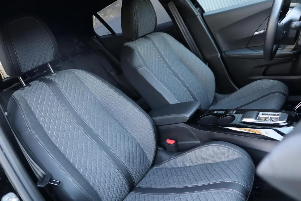 EV Allure Pack 50 kWh AppleCarplay 3 FASEN 3D Cockpit Lmv Led 100% SOH 4043 KM BJ2025