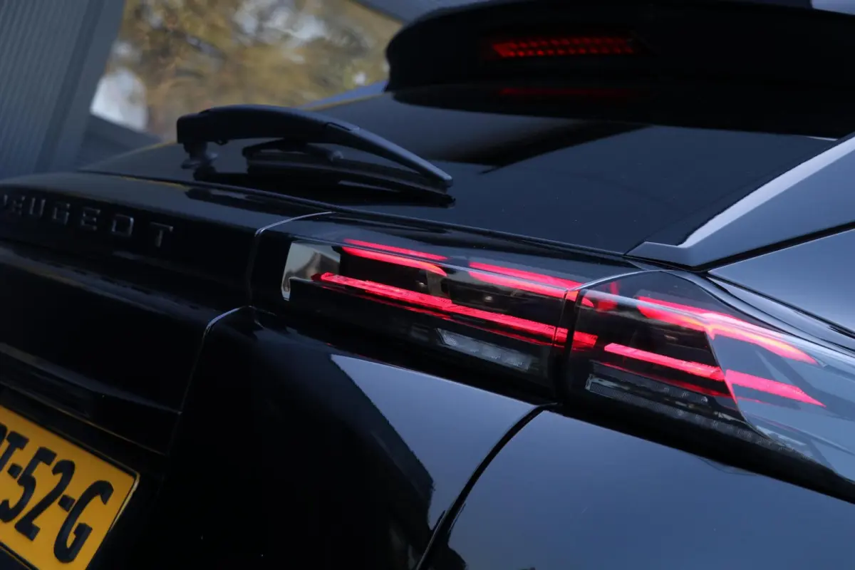 EV Allure Pack 50 kWh AppleCarplay 3 FASEN 3D Cockpit Lmv Led 100% SOH 4043 KM BJ2025