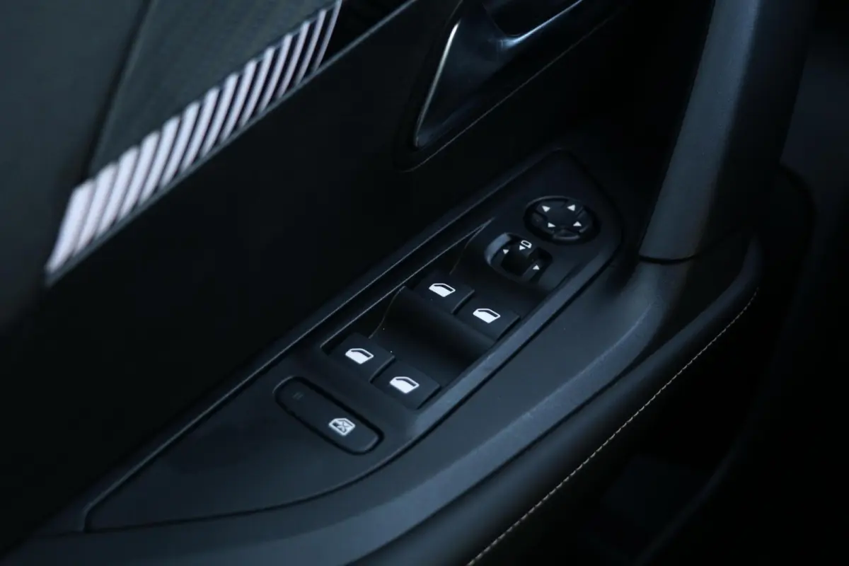 EV Allure Pack 50 kWh AppleCarplay 3 FASEN 3D Cockpit Lmv Led 100% SOH 4043 KM BJ2025