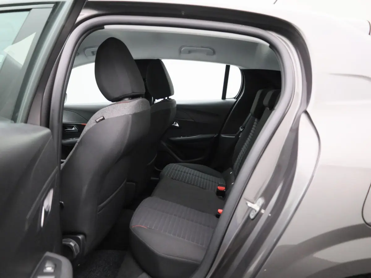 1.2 PureTech Active Pack | Cruise Control | Lane Assist | Apple Carplay/Android Auto | lichtmetalen velgen 16" |