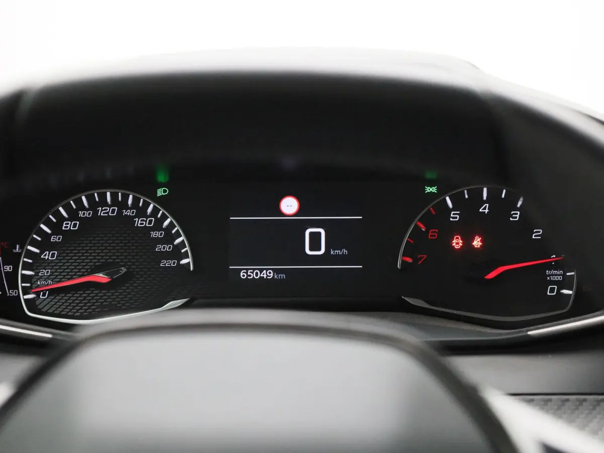 1.2 PureTech Active Pack | Cruise Control | Lane Assist | Apple Carplay/Android Auto | lichtmetalen velgen 16" |