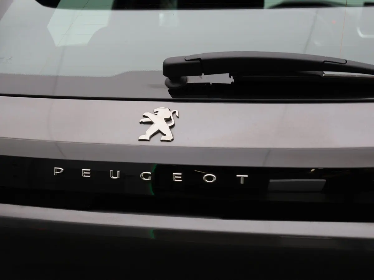 1.2 PureTech Active Pack | Cruise Control | Lane Assist | Apple Carplay/Android Auto | lichtmetalen velgen 16" |