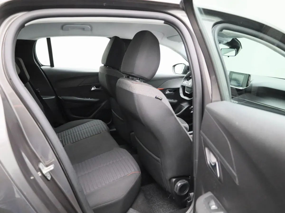 1.2 PureTech Active Pack | Cruise Control | Lane Assist | Apple Carplay/Android Auto | lichtmetalen velgen 16" |