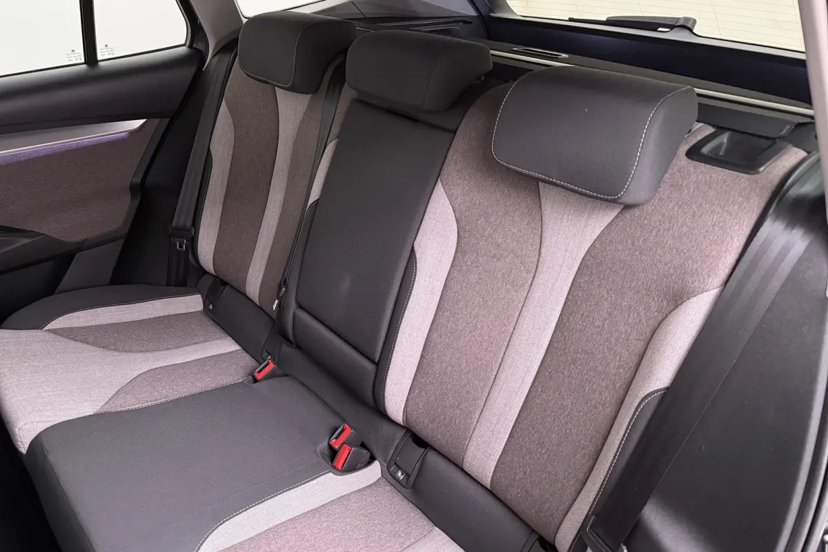 60 (94%SOH) Sport Half-Leder/Sportstoelen 20'LMV Stoelverw.
