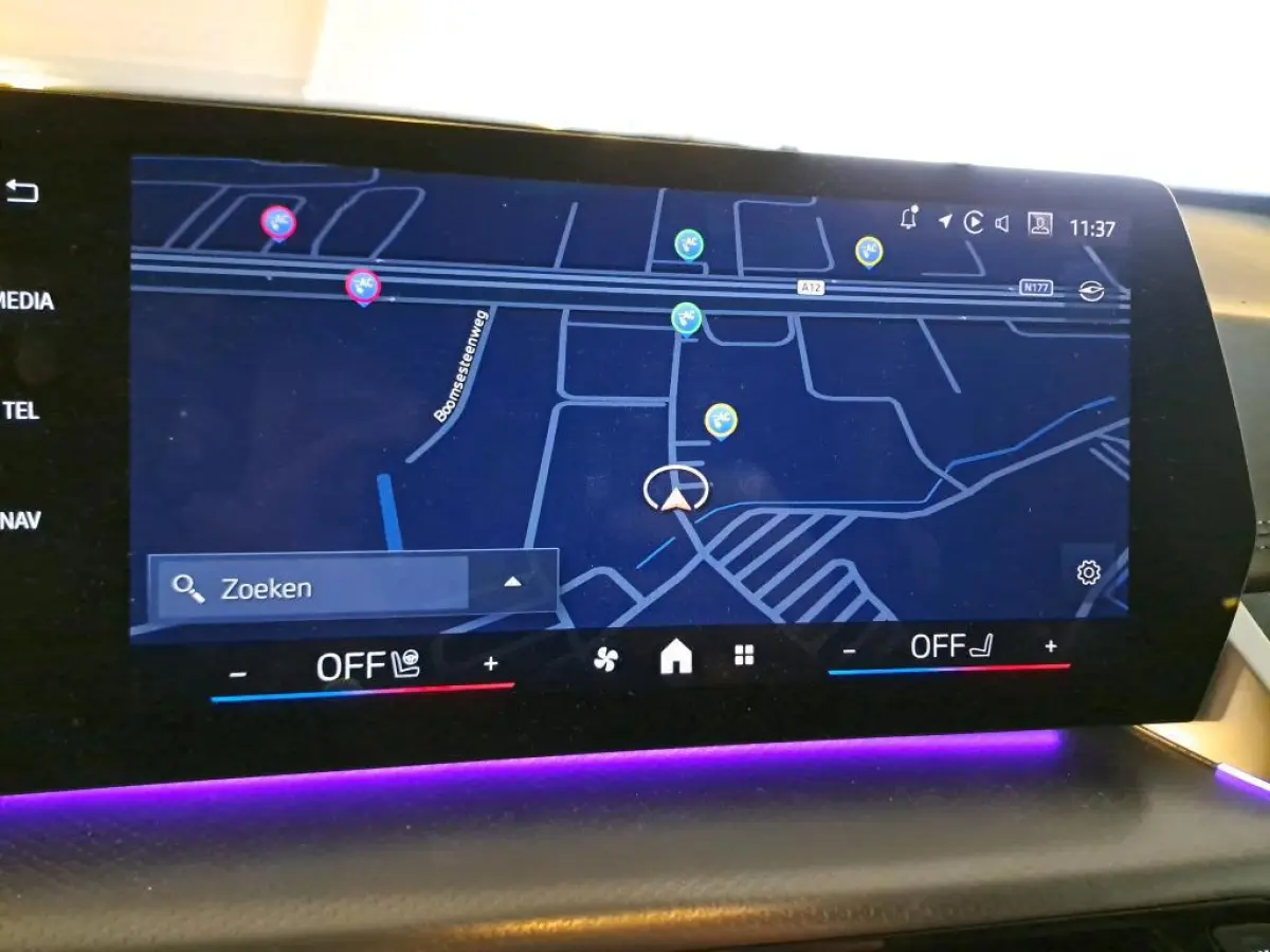xDrive25e M-Sport | Panorama Dak | Stuur & Stoelverwarming | Elek. Stoelen met Geheugen en Massage | Harman Kardon Audio | Achteruitrijcamera | Airco (automatisch) | Audio installatie premiu