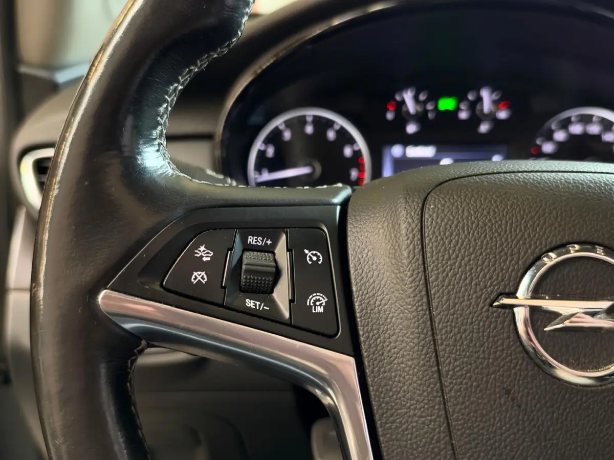 1.4 Turbo Innovation Pano, Stoel/Stuur Verwarming, Camera, Navi, Leer, carplay