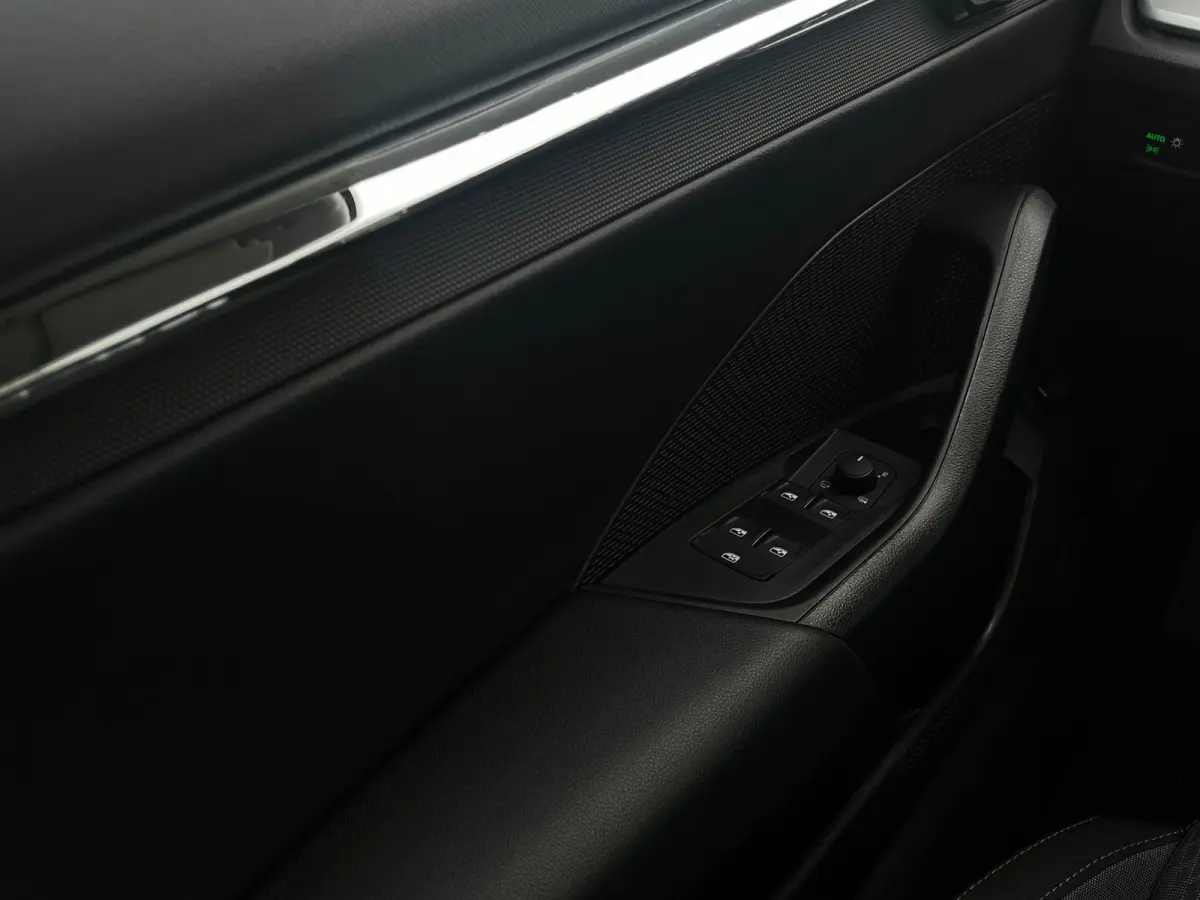 1.5 e-TSI Business Edition Plus | Carplay | Trekhaak | Stoel-/stuurverwarming