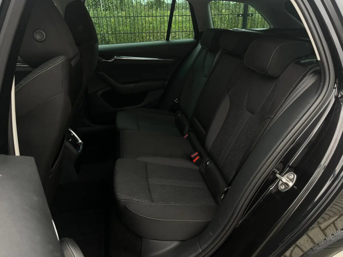 1.5 e-TSI Business Edition Plus | Carplay | Trekhaak | Stoel-/stuurverwarming