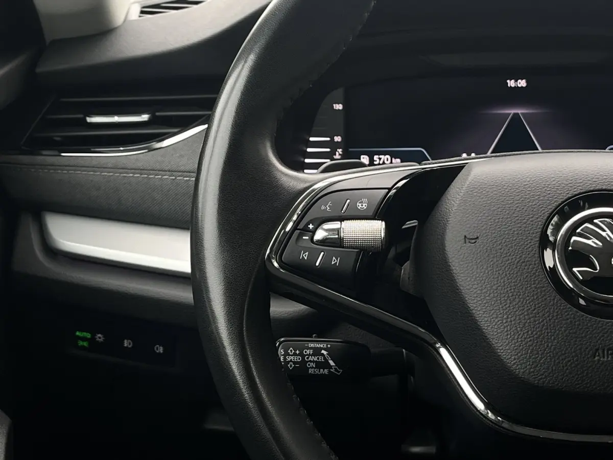 1.5 e-TSI Business Edition Plus | Carplay | Trekhaak | Stoel-/stuurverwarming