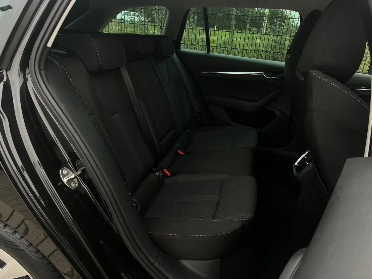 1.5 e-TSI Business Edition Plus | Carplay | Trekhaak | Stoel-/stuurverwarming