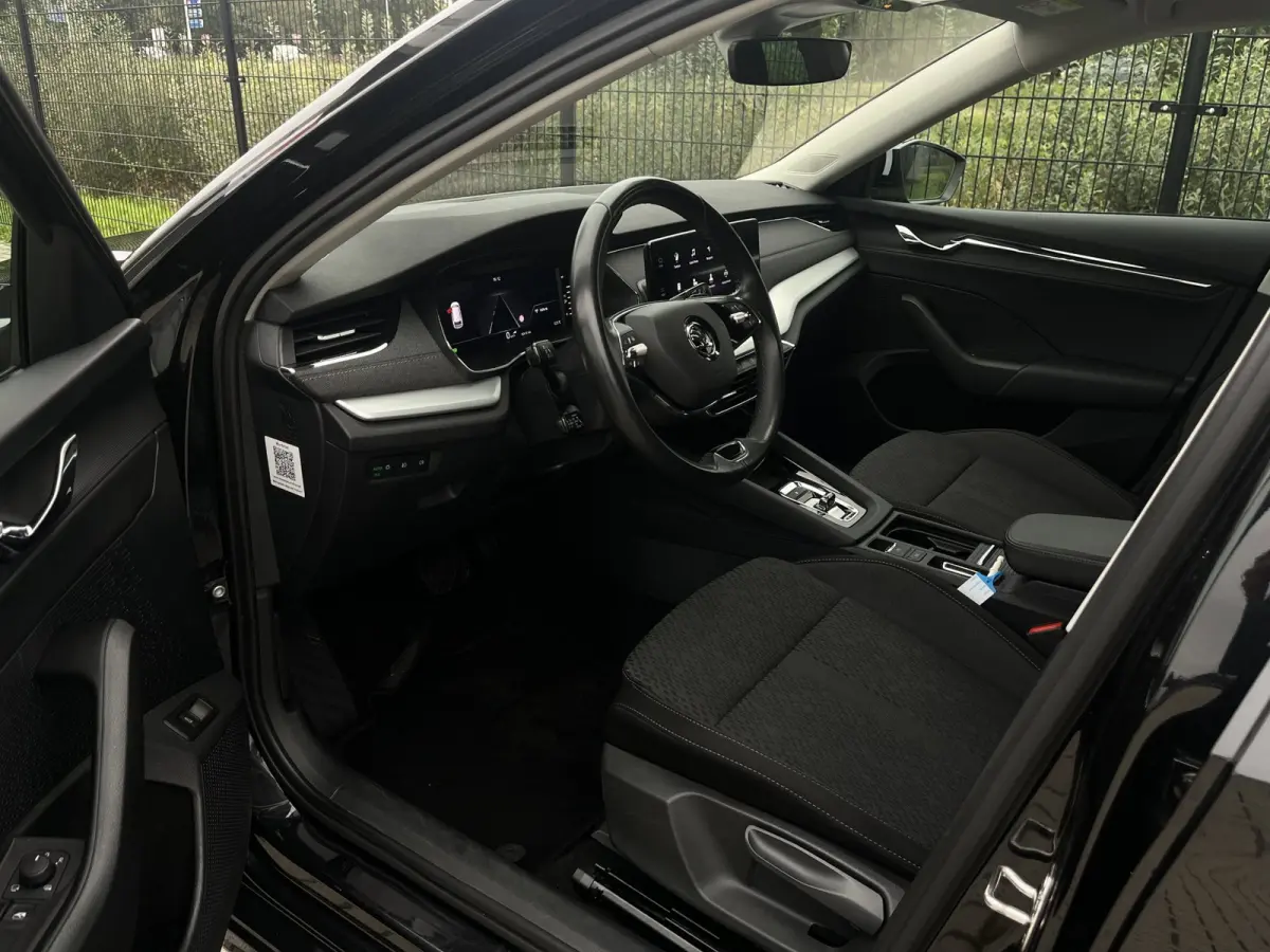 1.5 e-TSI Business Edition Plus | Carplay | Trekhaak | Stoel-/stuurverwarming