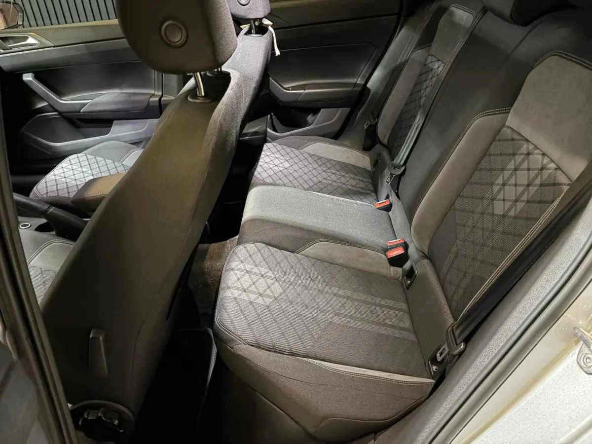 1.0 TSI R-Line Edition Panoramadak Camera Keyless