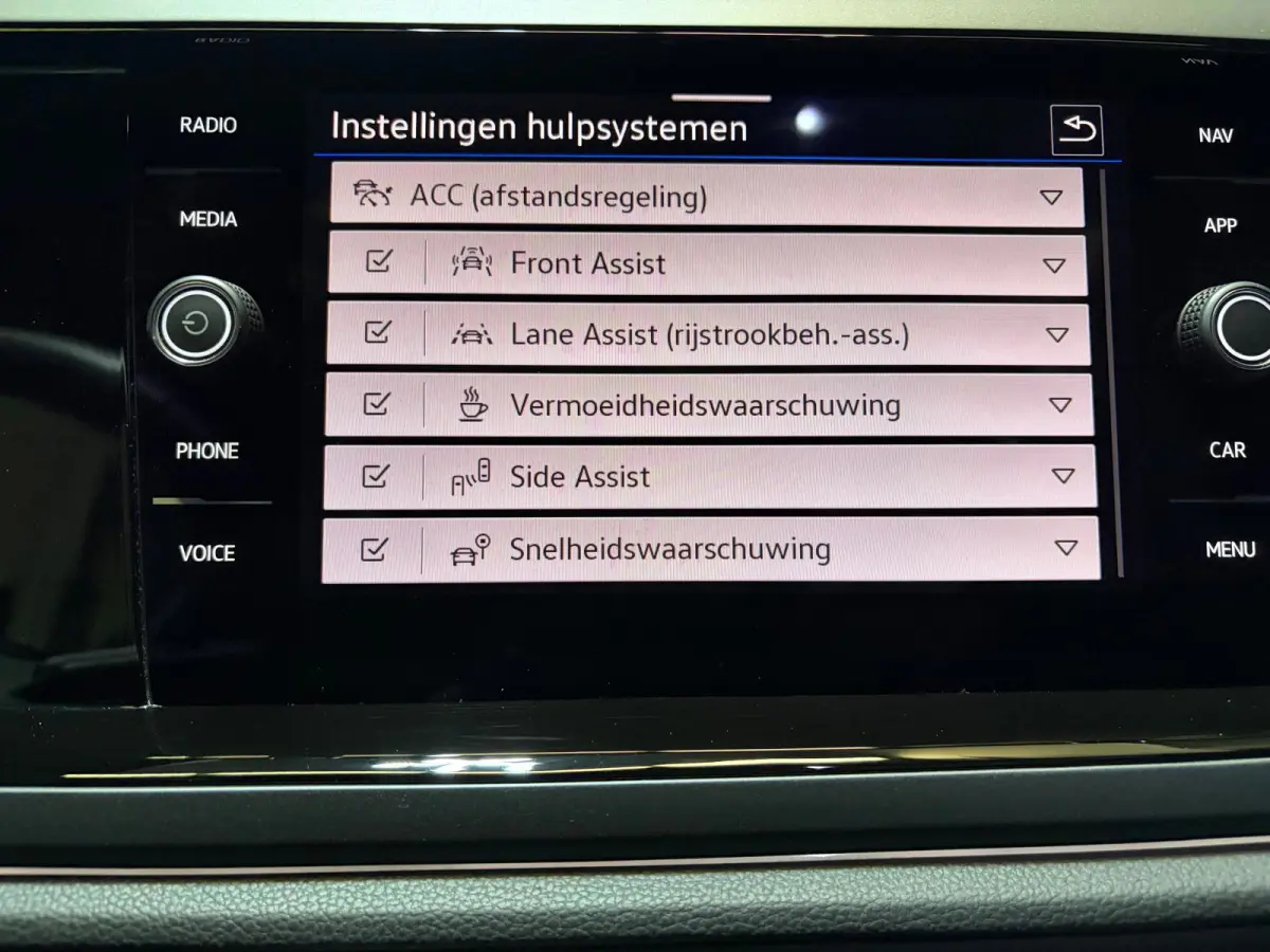 1.0 TSI R-Line Edition Panoramadak Camera Keyless