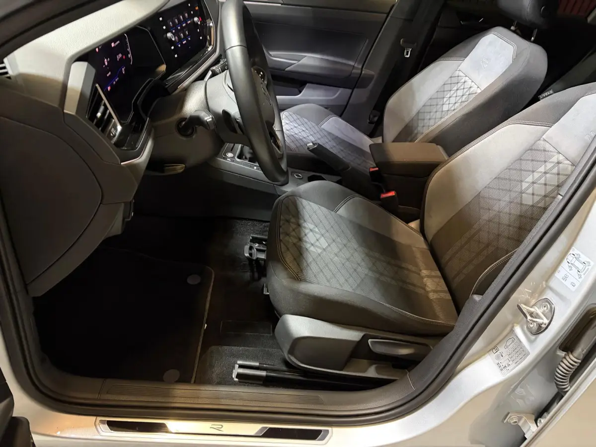 1.0 TSI R-Line Edition Panoramadak Camera Keyless