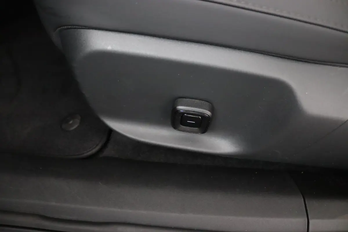 Single Motor Extended Range Plus 69 kWh | Trekhaak | Allseason | Stoelverwarming | Harman/Kardon |