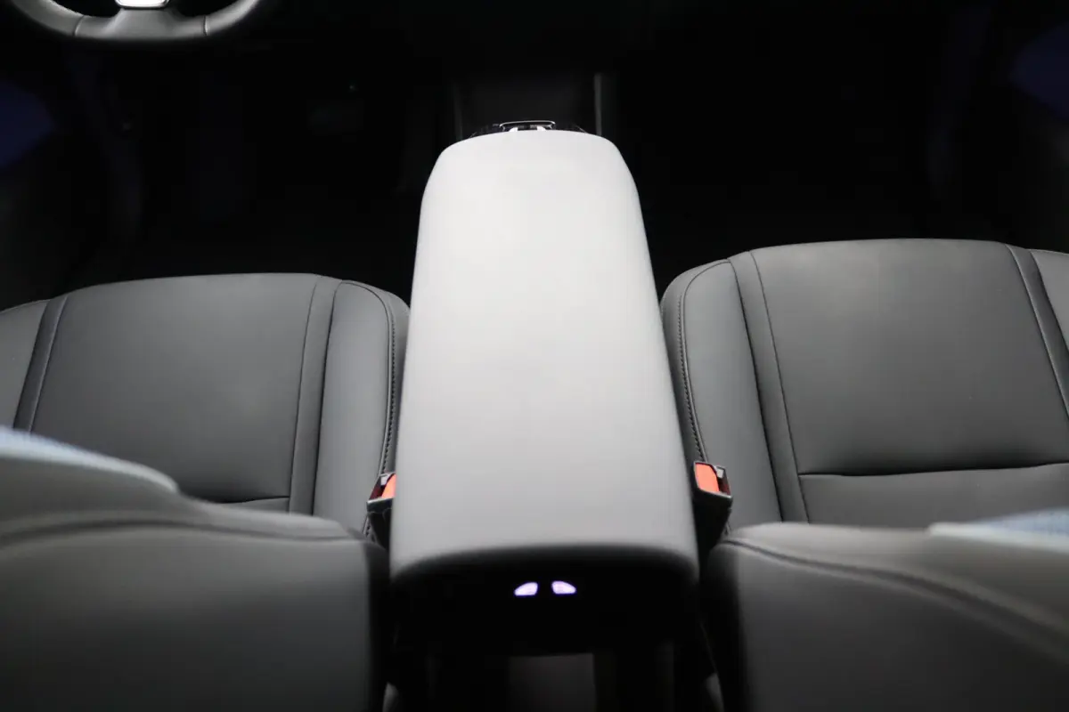 Single Motor Extended Range Plus 69 kWh | Trekhaak | Allseason | Stoelverwarming | Harman/Kardon |