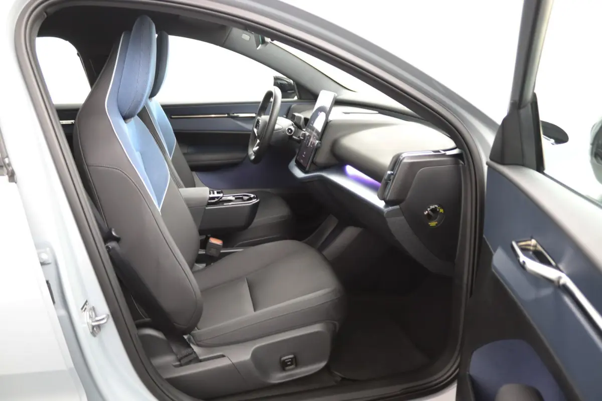 Single Motor Extended Range Plus 69 kWh | Trekhaak | Allseason | Stoelverwarming | Harman/Kardon |