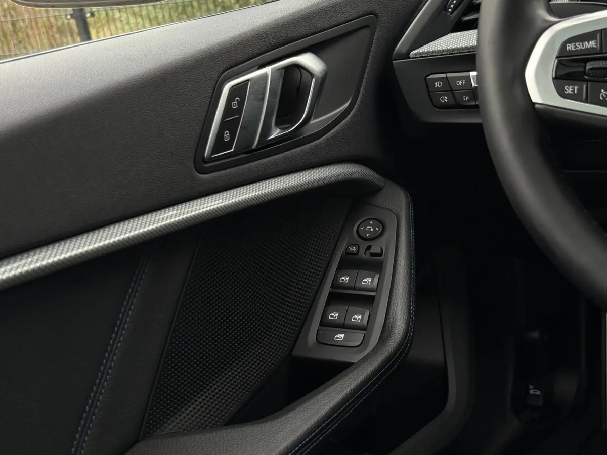 116i High Executive M-Sport| PANO | Sport-/Schaalstoelen| M pakket | Carplay |