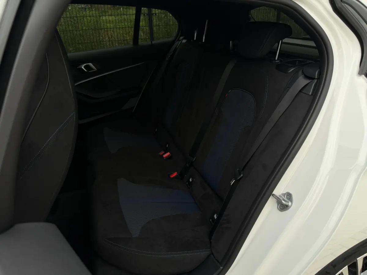 116i High Executive M-Sport| PANO | Sport-/Schaalstoelen| M pakket | Carplay |