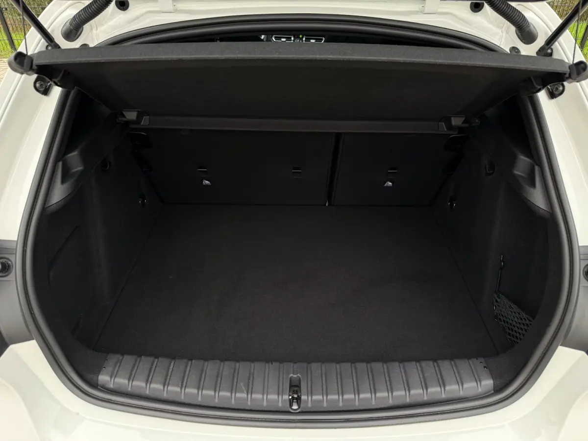 116i High Executive M-Sport| PANO | Sport-/Schaalstoelen| M pakket | Carplay |