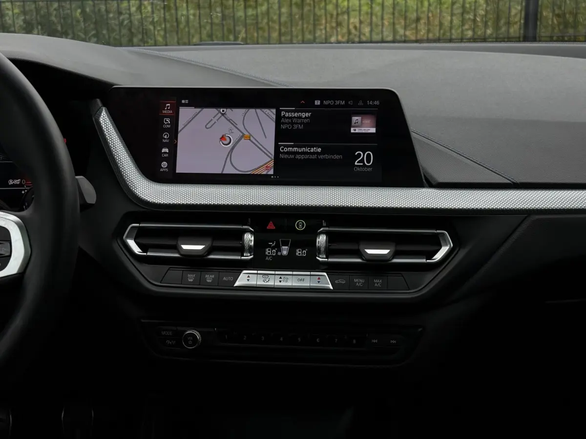 116i High Executive M-Sport| PANO | Sport-/Schaalstoelen| M pakket | Carplay |