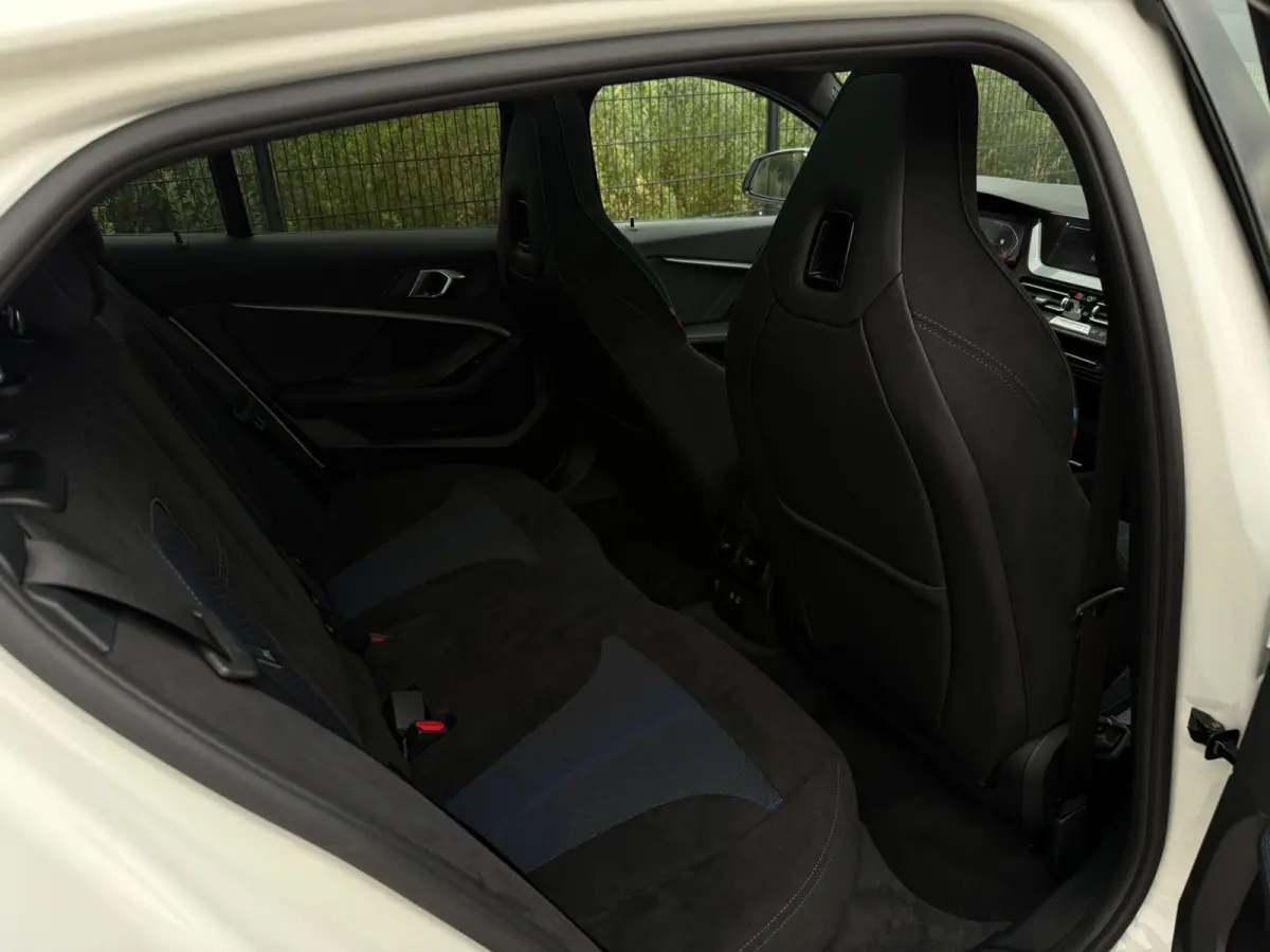 116i High Executive M-Sport| PANO | Sport-/Schaalstoelen| M pakket | Carplay |