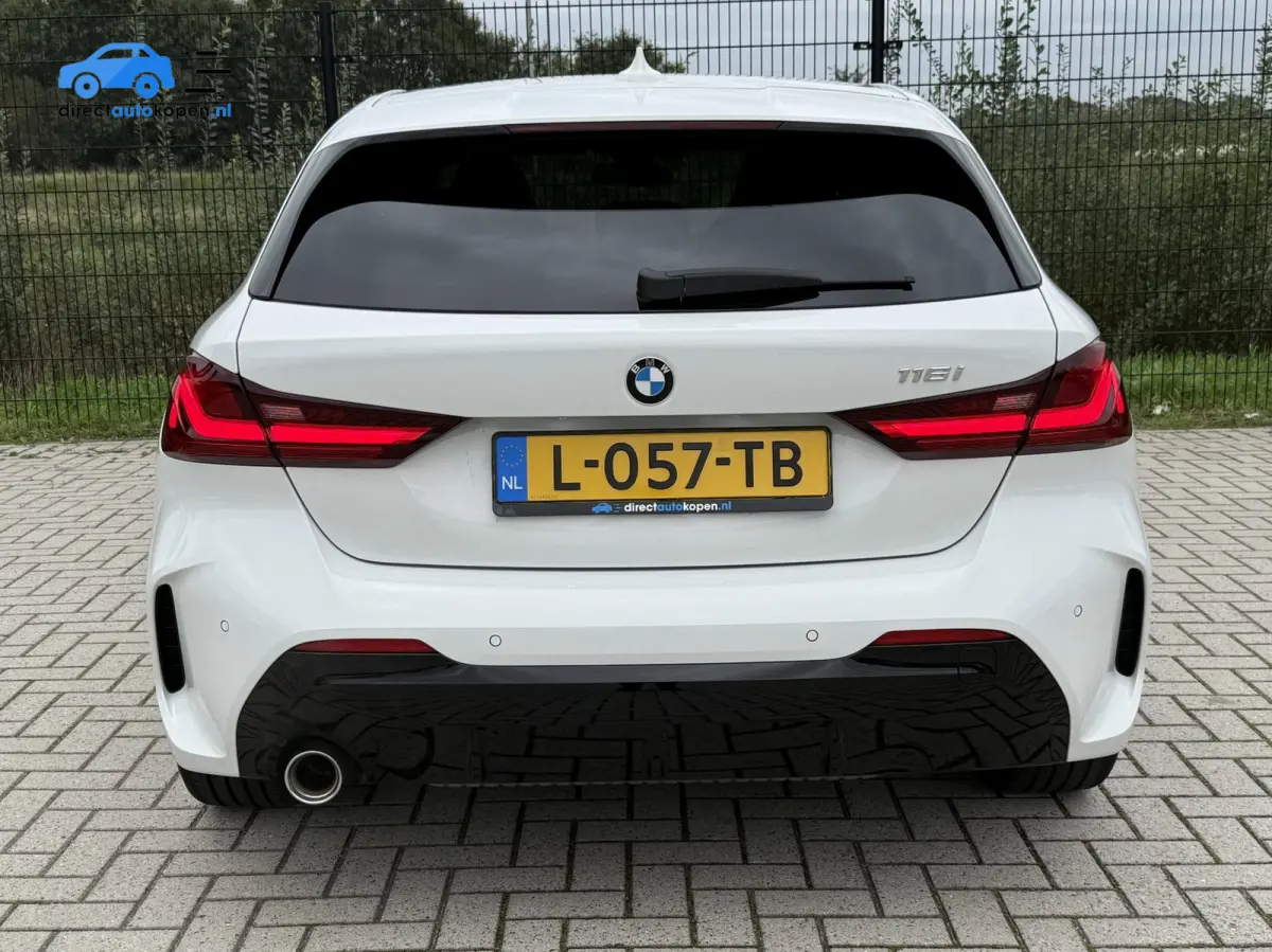 116i High Executive M-Sport| PANO | Sport-/Schaalstoelen| M pakket | Carplay |