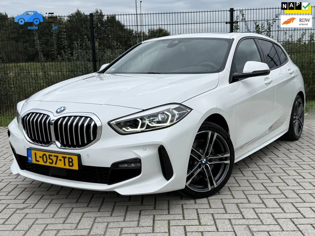 116i High Executive M-Sport| PANO | Sport-/Schaalstoelen| M pakket | Carplay |