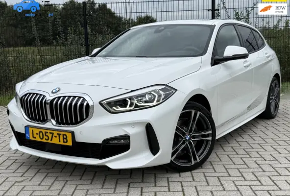 116i High Executive M-Sport| PANO | Sport-/Schaalstoelen| M pakket | Carplay |