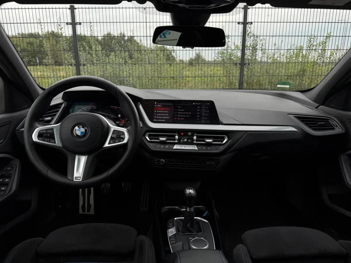 116i High Executive M-Sport| PANO | Sport-/Schaalstoelen| M pakket | Carplay |