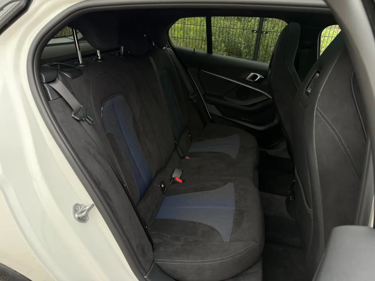 116i High Executive M-Sport| PANO | Sport-/Schaalstoelen| M pakket | Carplay |
