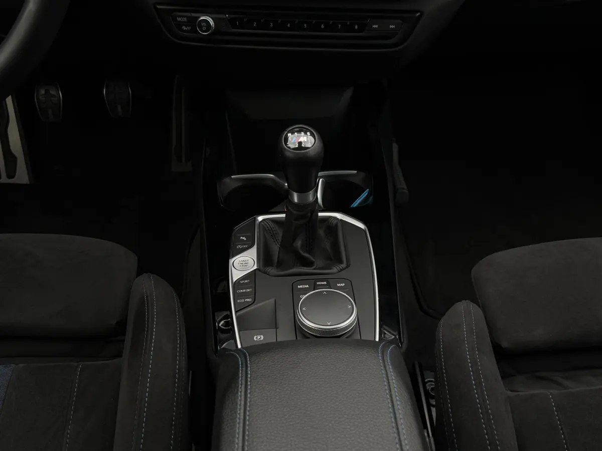 116i High Executive M-Sport| PANO | Sport-/Schaalstoelen| M pakket | Carplay |