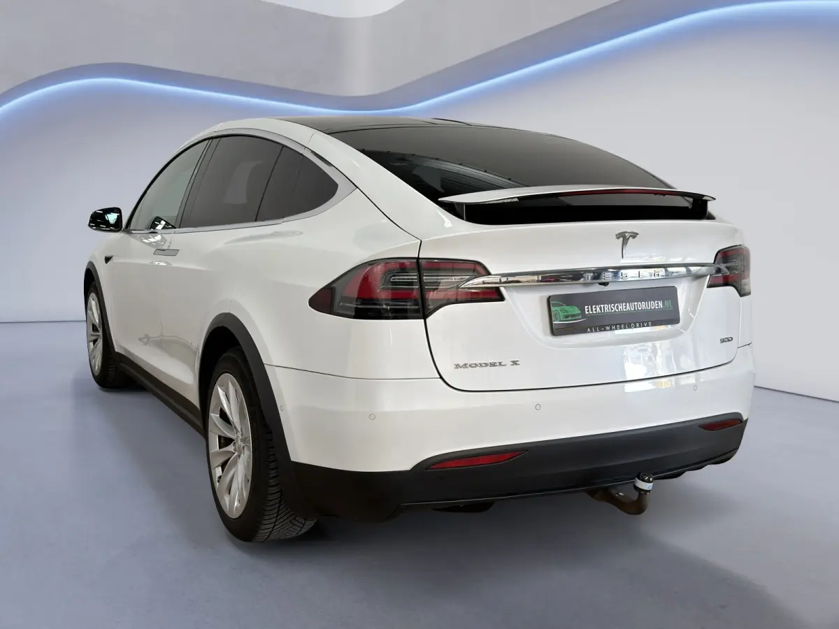 90D Base|FREE SUPERCHARGE|SC01|TREKHAAK|LEDER|NAP|
