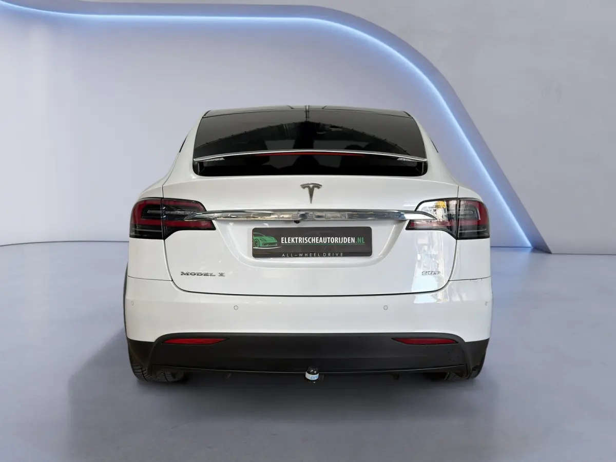 90D Base|FREE SUPERCHARGE|SC01|TREKHAAK|LEDER|NAP|