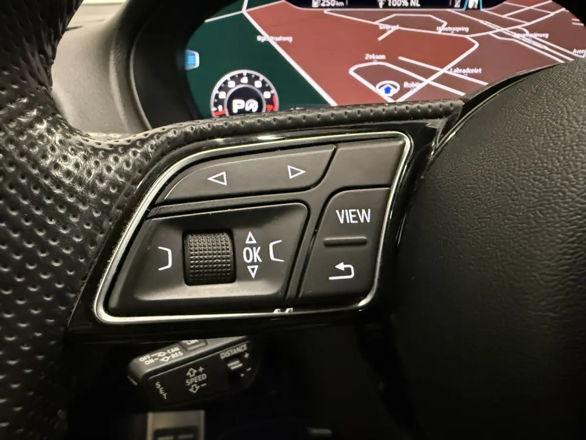 1.4 TFSI CoD S-Line B&O/VIRTUAL/LED/ACC/KEYLESS/SFEER/CARPLAY/ALARM/DAB/S-LINE LEER SP.STOELEN/DONKERE-HEMEL/PRIVACY/AFN.TREKHAAK/ABSOLUTE NIEUWSTAAT