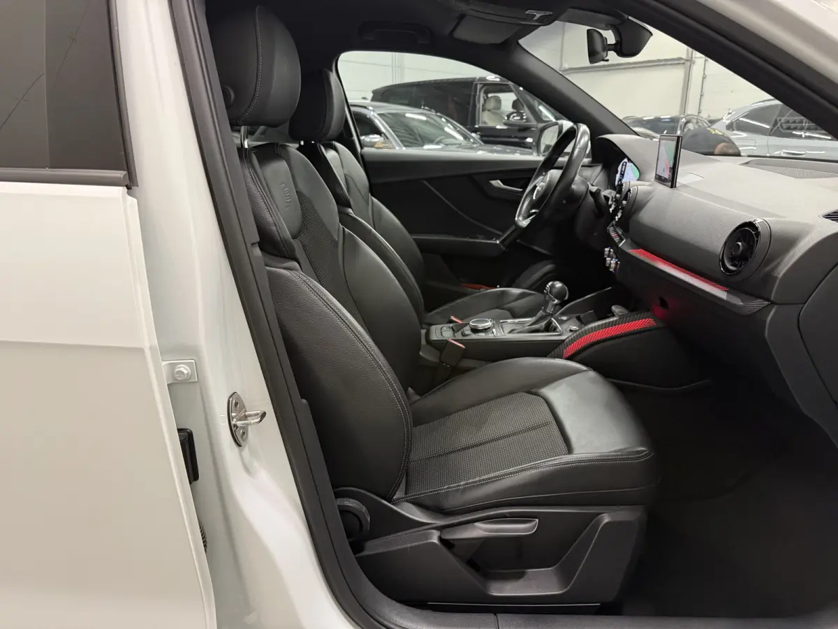 1.4 TFSI CoD S-Line B&O/VIRTUAL/LED/ACC/KEYLESS/SFEER/CARPLAY/ALARM/DAB/S-LINE LEER SP.STOELEN/DONKERE-HEMEL/PRIVACY/AFN.TREKHAAK/ABSOLUTE NIEUWSTAAT