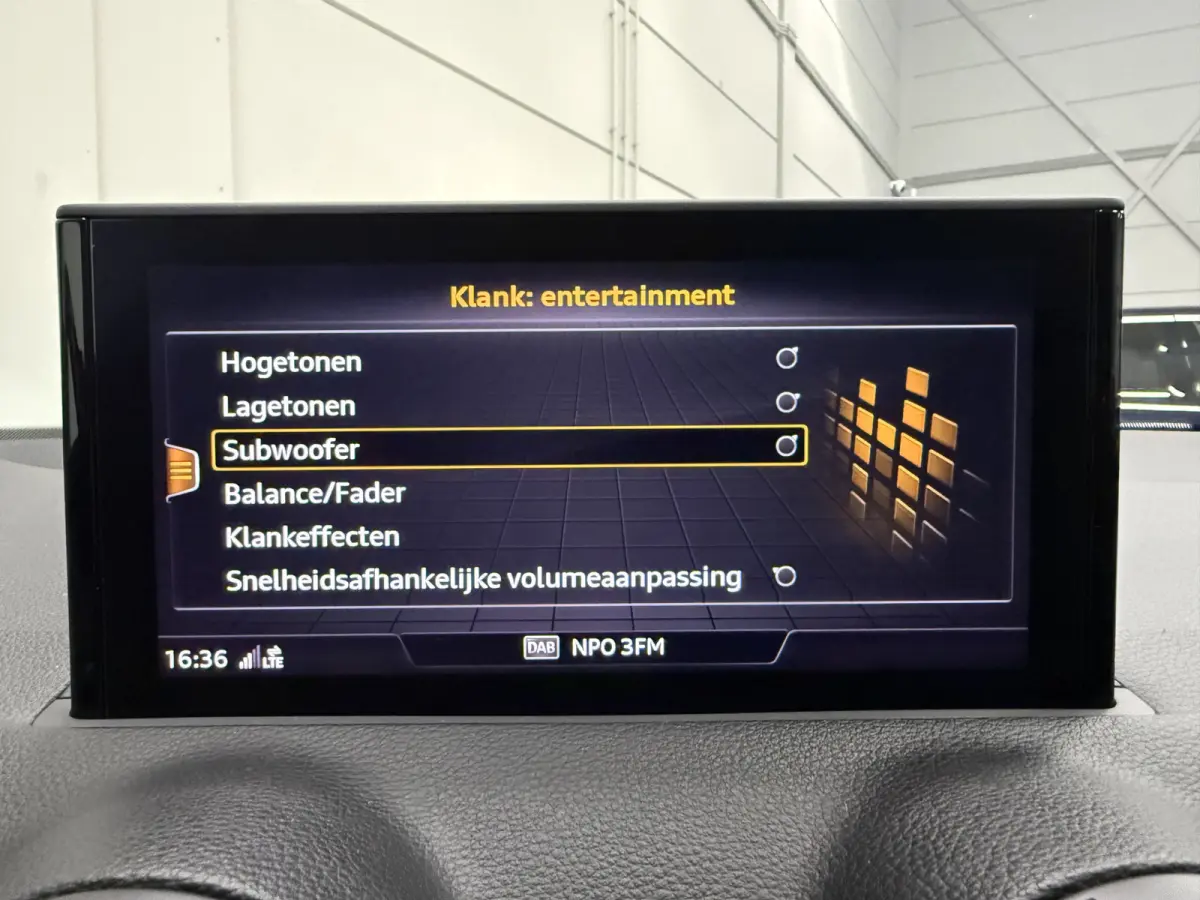 1.4 TFSI CoD S-Line B&O/VIRTUAL/LED/ACC/KEYLESS/SFEER/CARPLAY/ALARM/DAB/S-LINE LEER SP.STOELEN/DONKERE-HEMEL/PRIVACY/AFN.TREKHAAK/ABSOLUTE NIEUWSTAAT