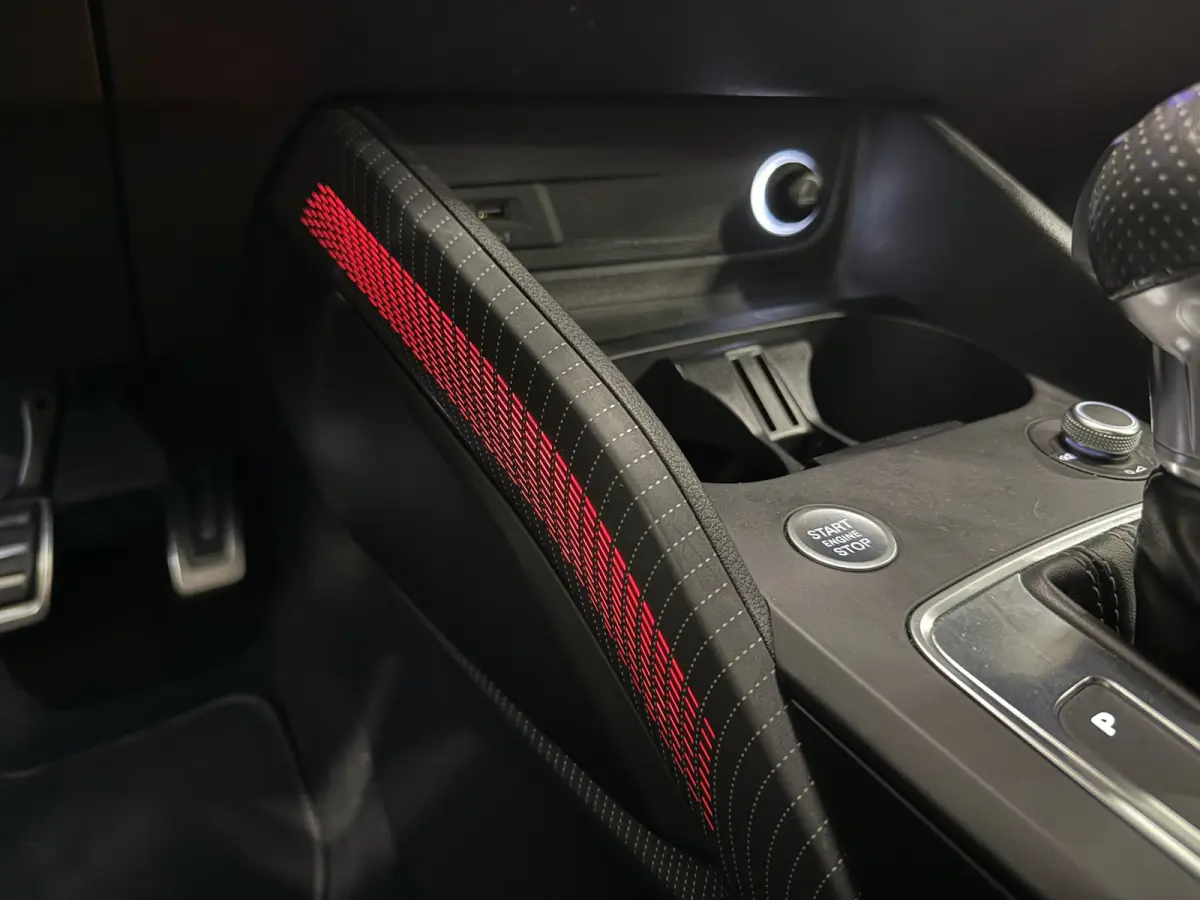 1.4 TFSI CoD S-Line B&O/VIRTUAL/LED/ACC/KEYLESS/SFEER/CARPLAY/ALARM/DAB/S-LINE LEER SP.STOELEN/DONKERE-HEMEL/PRIVACY/AFN.TREKHAAK/ABSOLUTE NIEUWSTAAT