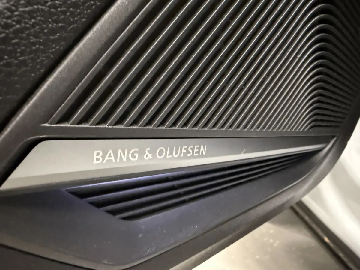 1.4 TFSI CoD S-Line B&O/VIRTUAL/LED/ACC/KEYLESS/SFEER/CARPLAY/ALARM/DAB/S-LINE LEER SP.STOELEN/DONKERE-HEMEL/PRIVACY/AFN.TREKHAAK/ABSOLUTE NIEUWSTAAT