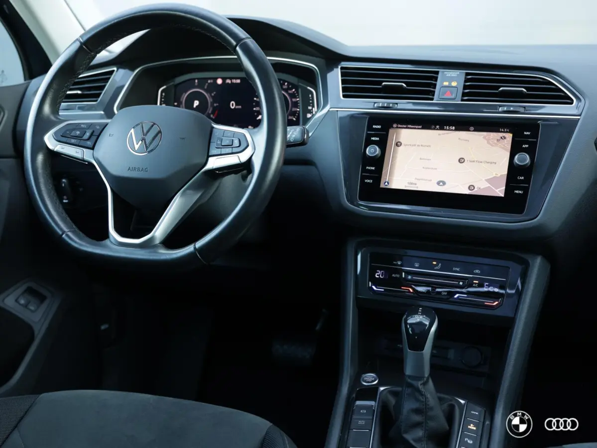 1.4 TSI eHybrid Business Line / PANO / ACC / DODEHOEK / AMBIENT VERL