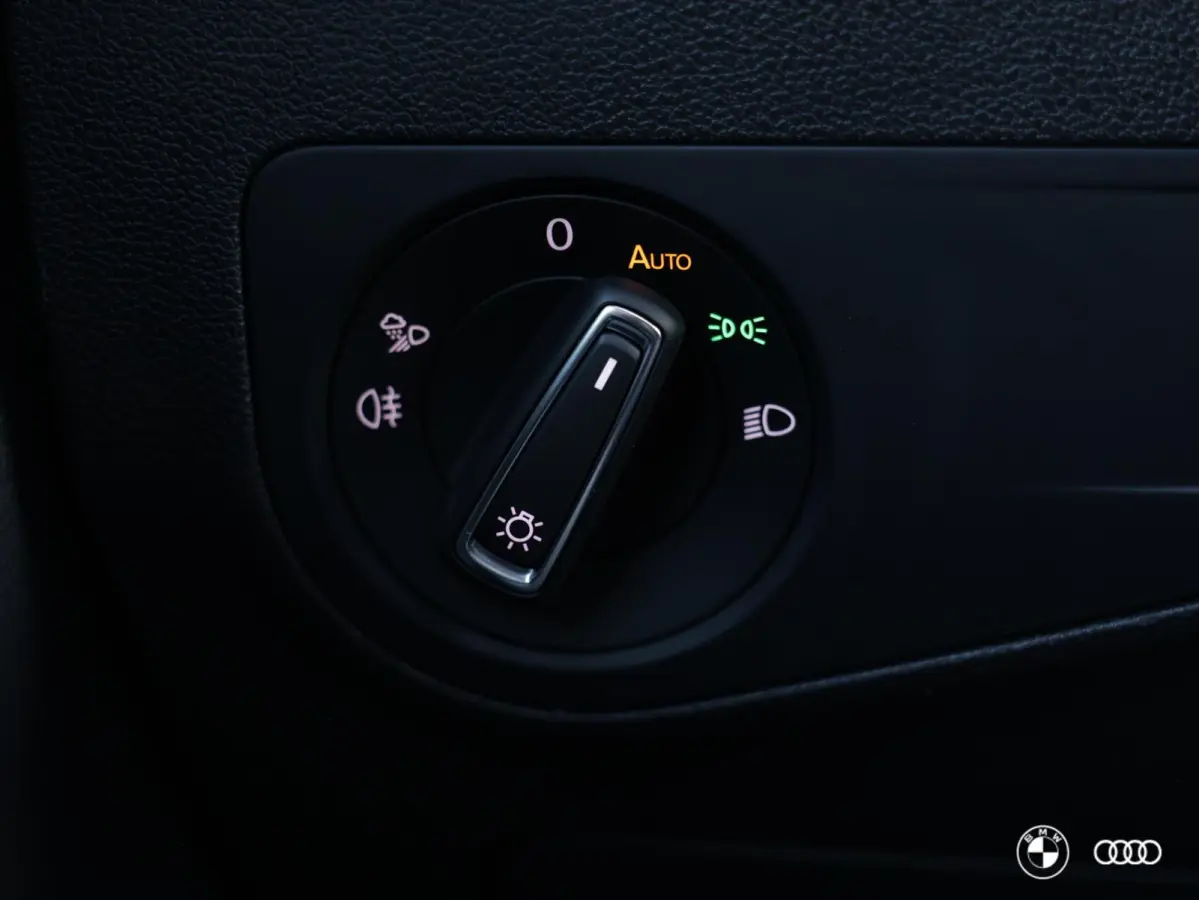 1.4 TSI eHybrid Business Line / PANO / ACC / DODEHOEK / AMBIENT VERL